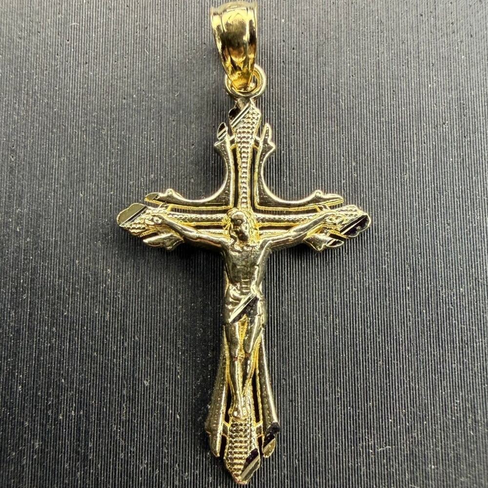 Solid 10k Italian Yellow Gold Jesus On The Cross Pendant 1.1" Tall 0.6" Wide